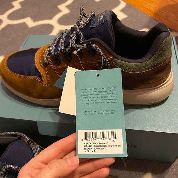 Brand New with tags guys TOM shoes - Picture 6 of 6